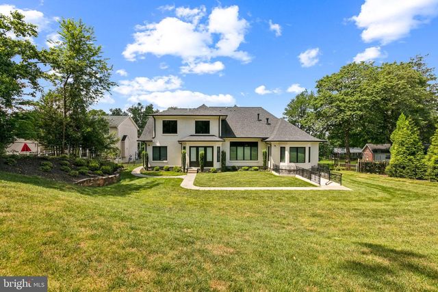 305 OLD COURTHOUSE RD NE, Vienna, VA 22180