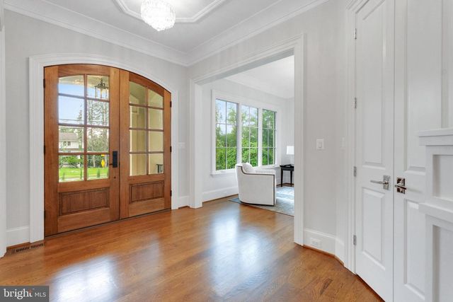 305 OLD COURTHOUSE RD NE, Vienna, VA 22180