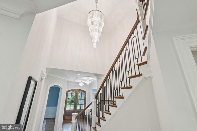 305 OLD COURTHOUSE RD NE, Vienna, VA 22180