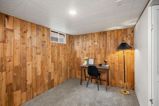 6020 N Douglas Dr, Spokane, WA 99205