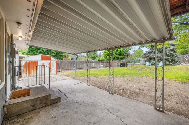 6020 N Douglas Dr, Spokane, WA 99205