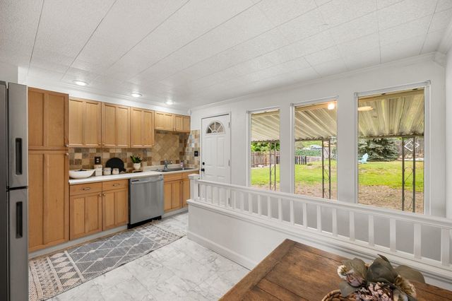 6020 N Douglas Dr, Spokane, WA 99205