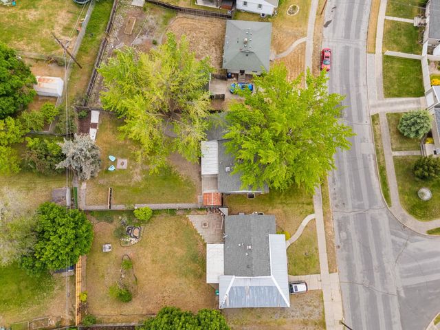6020 N Douglas Dr, Spokane, WA 99205