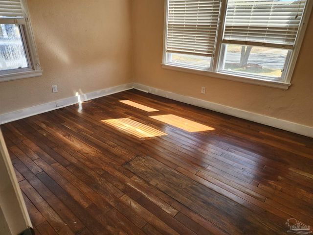 1100 E Hernandez St, Pensacola, FL 32503