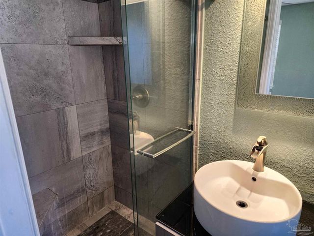 1100 E Hernandez St, Pensacola, FL 32503