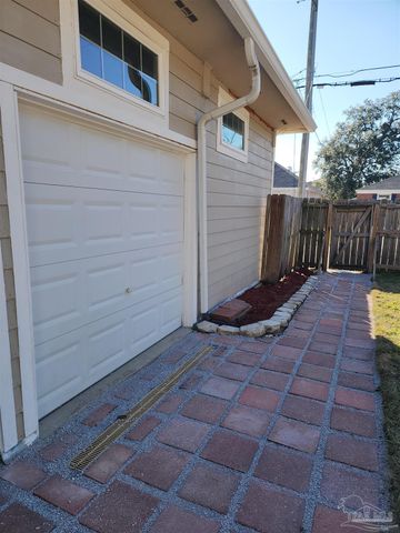 1100 E Hernandez St, Pensacola, FL 32503