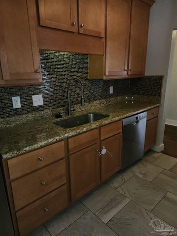 1100 E Hernandez St, Pensacola, FL 32503