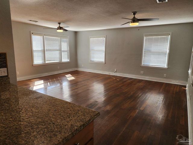 1100 E Hernandez St, Pensacola, FL 32503