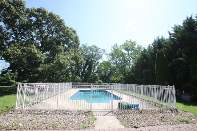 71 Sugar Maple Lane, Tinton Falls, NJ 07724