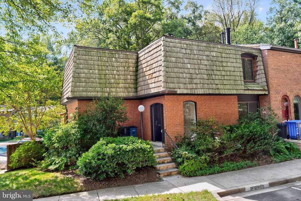 10739 DEBORAH DR, Potomac, MD 20854