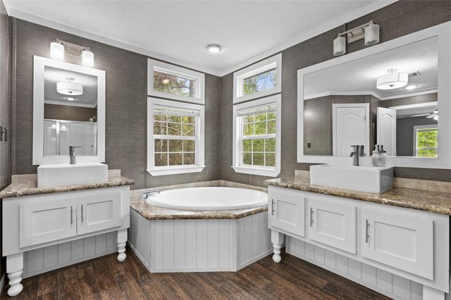 141 Leaning Oak Drive, Point Blank, TX 77364