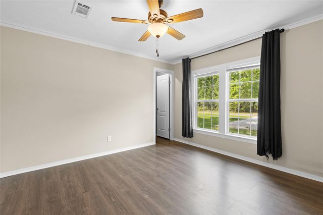 141 Leaning Oak Drive, Point Blank, TX 77364