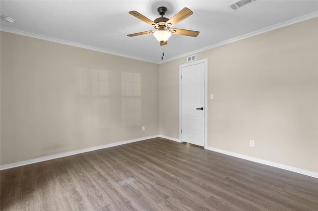 141 Leaning Oak Drive, Point Blank, TX 77364