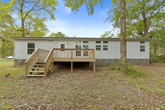 141 Leaning Oak Drive, Point Blank, TX 77364