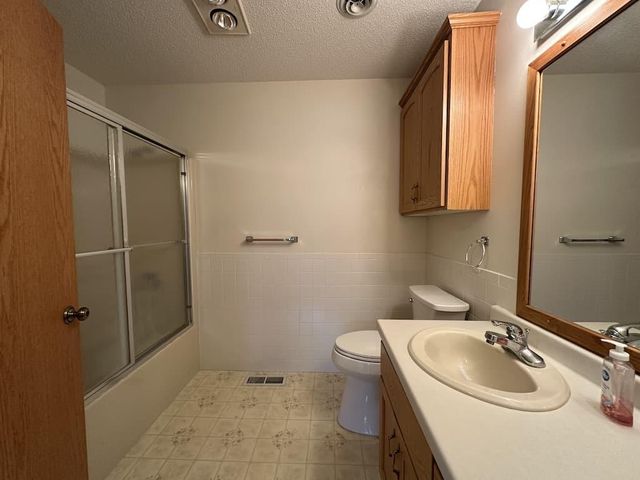 421 South Street, Paynesville, MN 56362