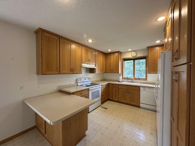 421 South Street, Paynesville, MN 56362