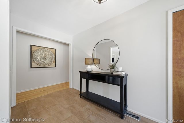 26170 Steele Road, Farmington Hills, MI 48331