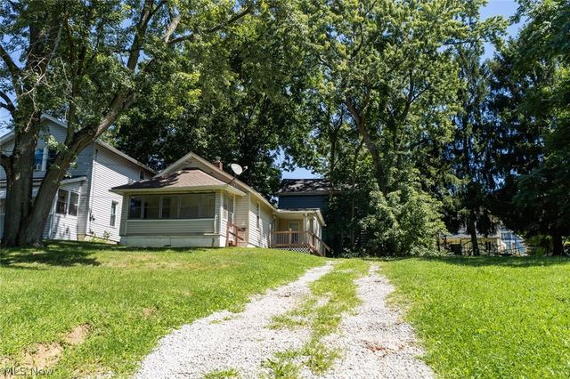 2157 18th Street SW, Akron, OH 44314