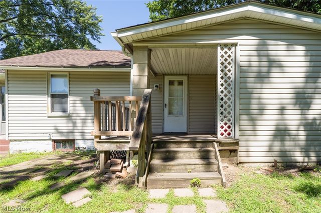 2157 18th Street SW, Akron, OH 44314
