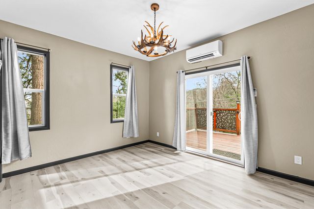 220 Nutley Street, Ashland, OR 97520