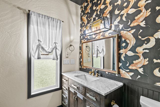 220 Nutley Street, Ashland, OR 97520