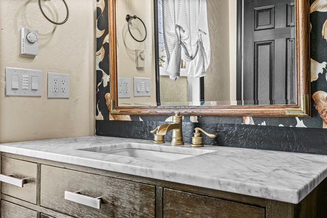 220 Nutley Street, Ashland, OR 97520