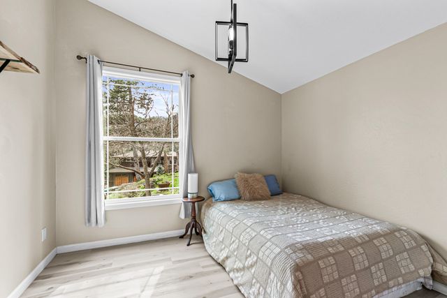 220 Nutley Street, Ashland, OR 97520