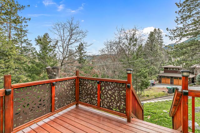 220 Nutley Street, Ashland, OR 97520