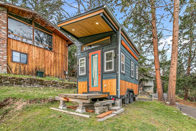 220 Nutley Street, Ashland, OR 97520