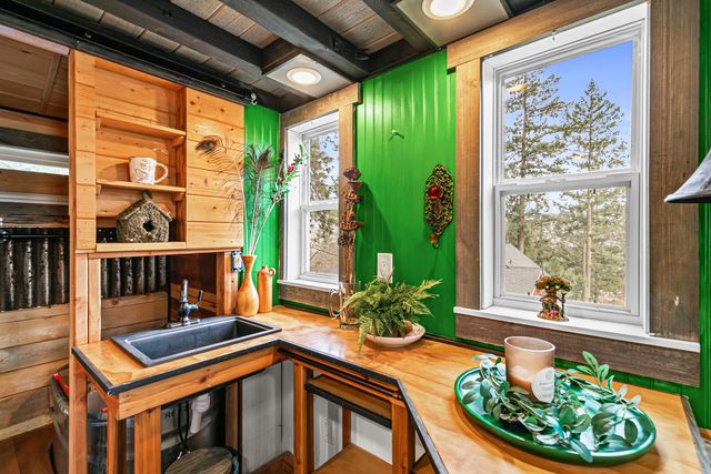 220 Nutley Street, Ashland, OR 97520