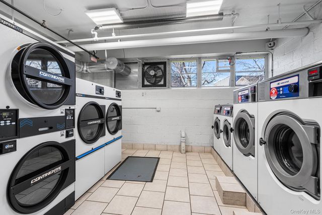 33-65 14th Street 8C, Astoria, NY 11106