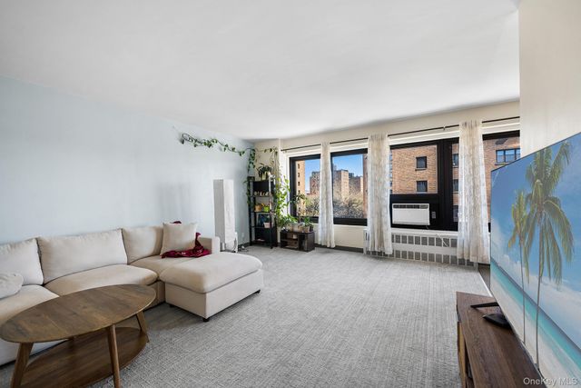 33-65 14th Street 8C, Astoria, NY 11106