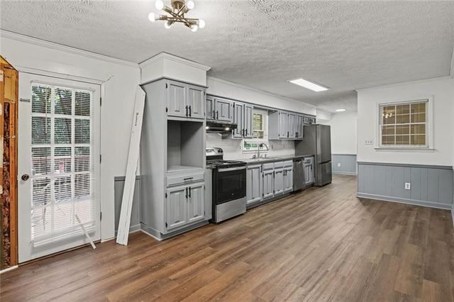 6982 Knollwood Drive, Morrow, GA 30260