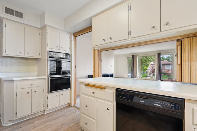 1630 E 92nd Place, Chicago, IL 60617