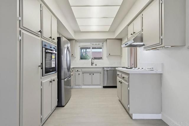 3660 N Vista Campana 42, Oceanside, CA 92057