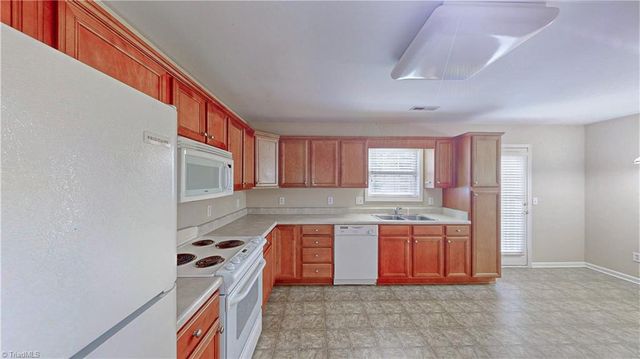 4121 BENTLEY Drive, Randleman, NC 27317