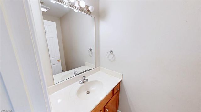 4121 BENTLEY Drive, Randleman, NC 27317