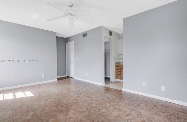 5894 Longbow Ln 6, West Palm Beach, FL 33415