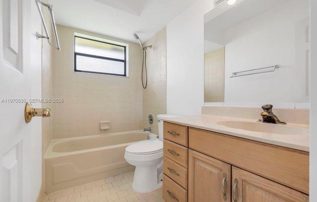 5894 Longbow Ln 6, West Palm Beach, FL 33415