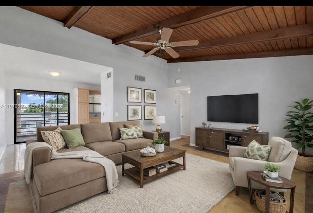 5894 Longbow Ln 6, West Palm Beach, FL 33415