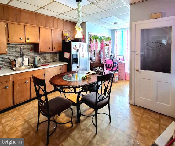 220 N 6TH ST, Reading, PA 19601