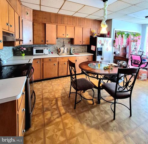 220 N 6TH ST, Reading, PA 19601