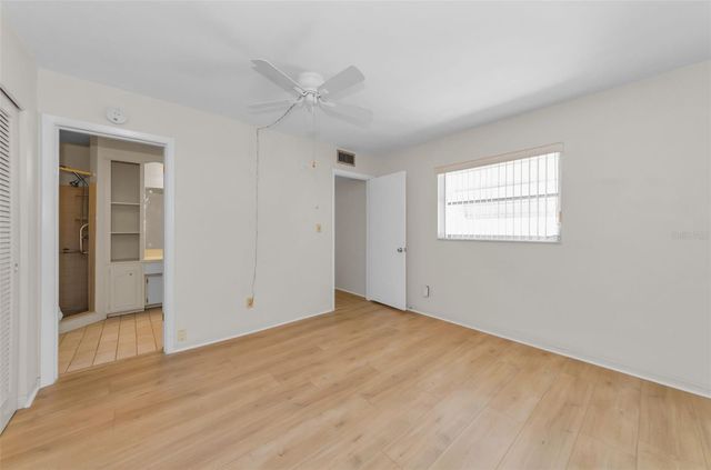 5992 32ND AVENUE N, St Petersburg, FL 33710
