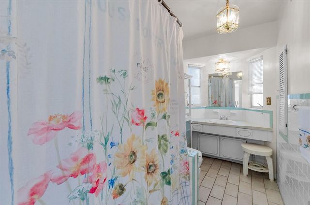 5992 32ND AVENUE N, St Petersburg, FL 33710