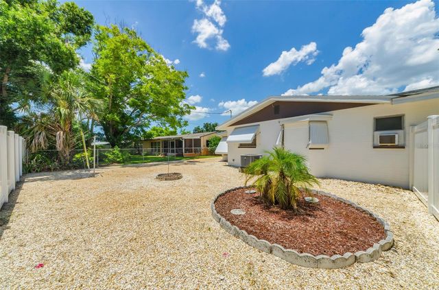 5992 32ND AVENUE N, St Petersburg, FL 33710