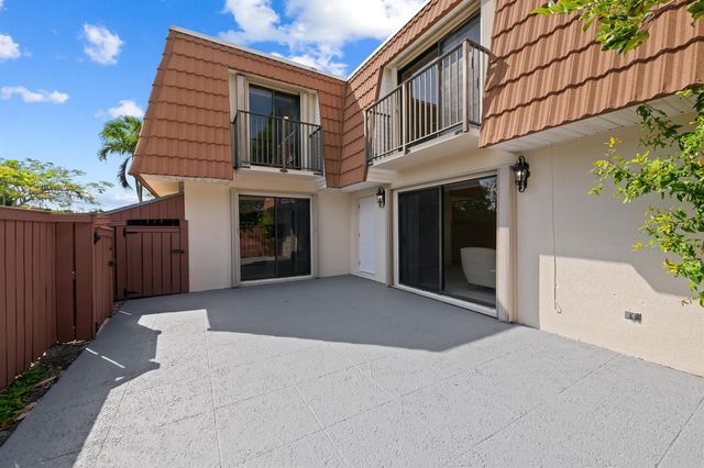 2962 SW 12th Street, Deerfield Beach, FL 33442