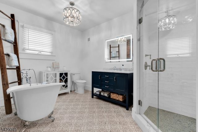 497 Windemere Ave, Mount Arlington Boro, NJ 07856