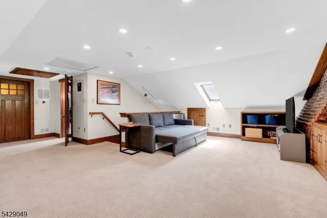 497 Windemere Ave, Mount Arlington Boro, NJ 07856