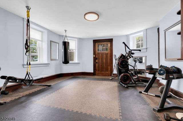 497 Windemere Ave, Mount Arlington Boro, NJ 07856