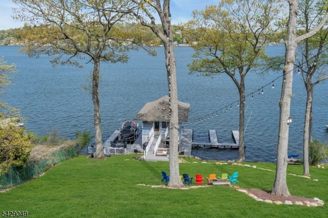 497 Windemere Ave, Mount Arlington Boro, NJ 07856